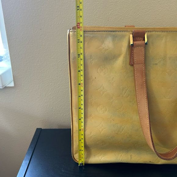 Authentic Louis Vuitton Vernis Tote Monogram Bag - Picture 13 of 15